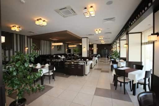 Park Hotel Stratesh 로베치 외부 사진