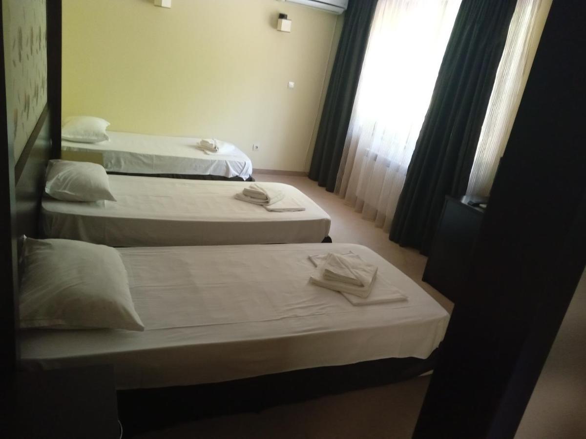 Park Hotel Stratesh 로베치 외부 사진