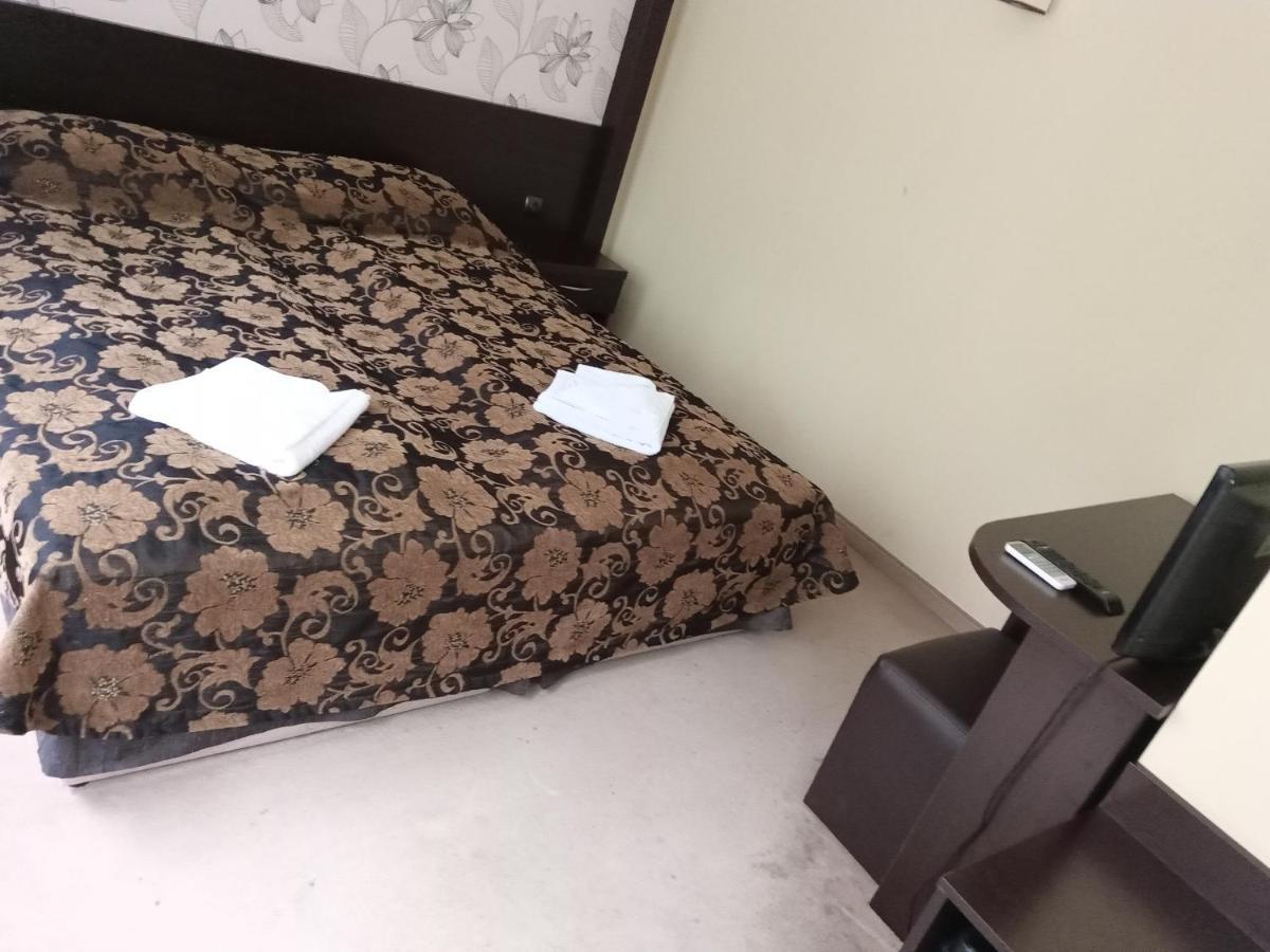 Park Hotel Stratesh 로베치 외부 사진